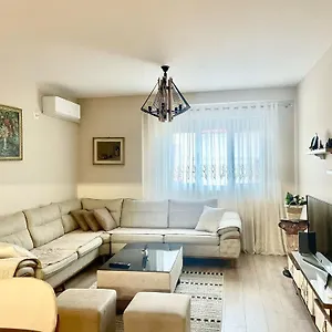 Adra's Apartament